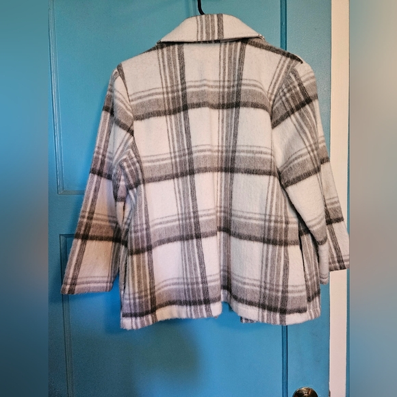 Melloday brushed plaid shacket. Oversized small - Picture 3 of 3